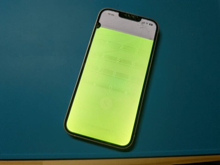【修理事例】iPhone13 液晶交換修理をさせていただきました!